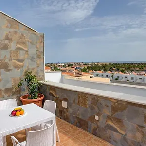 https://daniels-luxury-house.in-canary-islands.com