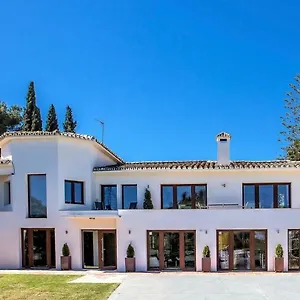 https://villa-del-mar-marbella.1costadelsol.com